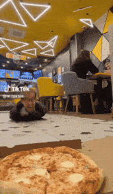 Pizza Floor GIF - Pizza Floor Creepy GIFs