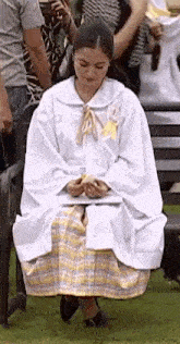 Koreana Kris Bernal GIF - Koreana Kris Bernal High School Graduation GIFs
