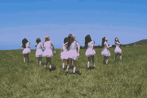 Windy Day Oh My Girl GIF - Windy day Oh my girl Hyojung - Discover & Share  GIFs