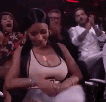 Nicki Minaj Walking GIF - Nicki Minaj Walking Clapping GIFs