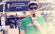 Toby GIF - Toby Turner Tobuscus Presenting GIFs