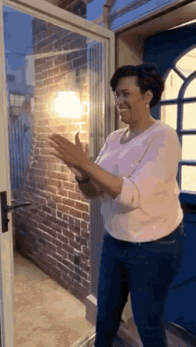 Clapping Smile GIF - Clapping Clap Smile GIFs