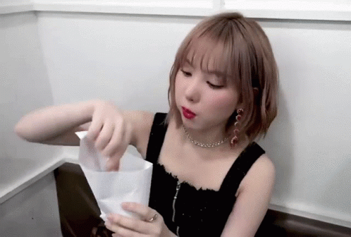 Eunha Gfriend GIF - Eunha Gfriend Snack GIFs