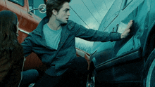 Edward Cullen Bella Swan GIF - Edward Cullen Bella Swan Robert Pattinson GIFs
