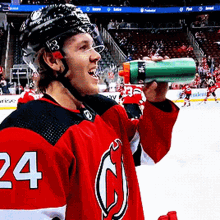 Ty Smith Thirst Quencher GIF - Ty Smith Thirst Quencher Thirsty GIFs