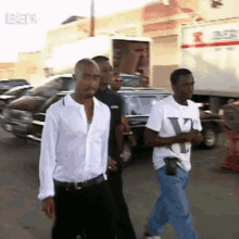 Walking No Limit Chronicles GIF - Walking No Limit Chronicles Look Around GIFs