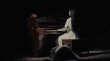 Bermain Piano Anggun GIF - Bermain Piano Anggun Cantik GIFs