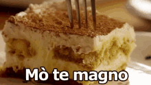 Tiramisù Dolce Mascarpone Mangiare Voglia Di Dolce Mò Te Magno GIF - Tiramisu Sweet Cake GIFs