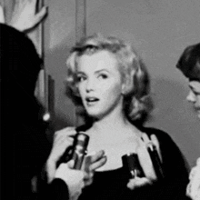 Marilyn Monroe Thinking GIF - Marilyn Monroe Thinking Talking GIFs