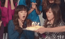 เป่าเค้ก วันเกิด แฮปปี้เบิร์ดเดย์ GIF - Taeyeon Blow Tiffany GIFs