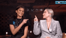 Zendaya Florence Pugh GIF - Zendaya Florence Pugh Dune Part Two GIFs