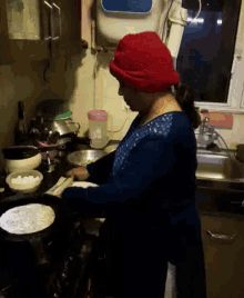 Momma Cooking GIF - Momma Cooking GIFs