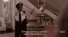 One Sec GIF - Excuse Me One Second Drop The Mic GIFs