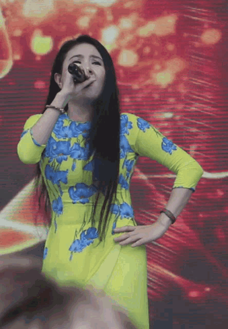 Thanh Ngân Singing GIF - Thanh Ngân Singing Smile GIFs