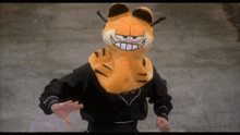 Garfield Love On Delivery GIF - Garfield Love On Delivery GIFs