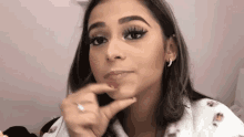 Nanda Caroll Chin Up GIF - Nanda Caroll Chin Up Cheer Up GIFs