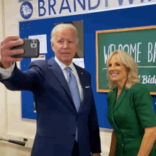 Selfie Joe Biden GIF - Selfie Joe Biden Jill Biden GIFs