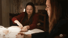 I Have Food For You Kate Pearson GIF - I Have Food For You Kate Pearson This Is Us GIFs