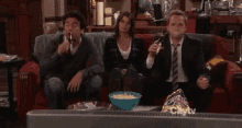 Watching The Super Bowl GIF - Superbowl Spit Himym GIFs