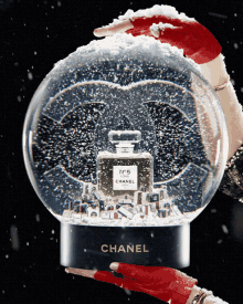 Chanel Chanel Holiday GIF - Chanel Chanel Holiday Snow GIFs