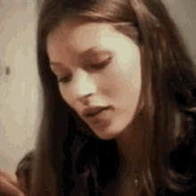 Kate Moss Serious GIF - Kate Moss Serious Acting GIFs