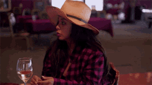 Glance Confused GIF - Glance Confused Naive GIFs