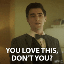 You Love This Don'T You Edwin Paine GIF - You Love This Don'T You Edwin Paine Dead Boy Detectives GIFs