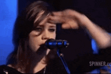 Rose Elinor Dougall Searching GIF - Rose Elinor Dougall Searching The Pipettes GIFs