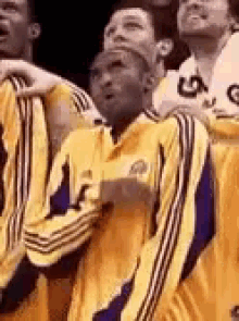 Kobe Ups GIF - Nba Ups Kuning GIFs