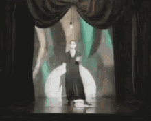 Sinead Oconnor Dancing GIF - Sinead Oconnor Dancing Emperors New Clothes GIFs