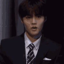 Trsromi Doyoung GIF