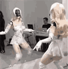 Robot Dancing GIF - Robot Dancing Dance GIFs