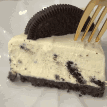 Oreo Cheesecake GIF - Oreo Cheesecake Cake GIFs