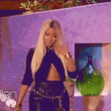 Nicki Minaj Waving GIF - Nicki Minaj Waving Hi GIFs