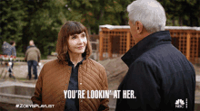 Youre Lookin At Her Maggie GIF - Youre Lookin At Her Maggie Mary Steenburgen GIFs