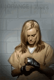 Oitnb Taylor Schilling GIF - Oitnb Taylor Schilling Piper GIFs