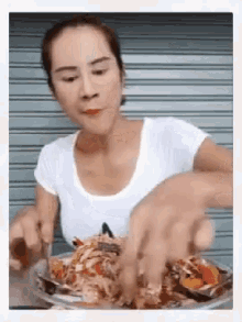 Eat Seafoods GIF - Eat Seafoods Delicious GIFs