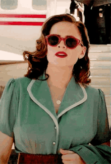 hayley atwell agent carter peggy carter raises eyebrows what