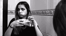 Ana De Armas Ana De Armas Eating GIF - Ana De Armas Ana De Armas Eating Ana De Armas Food GIFs