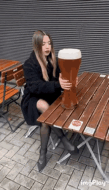 Beer One GIF - Beer One Drink GIFs