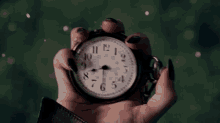 Handclock GIF - Miss Peregrines Miss Peregrines Home For Peculiar Children GIFs