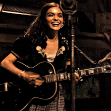 The Hunger Games Guitar GIF - The Hunger Games Guitar Music GIFs