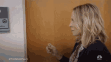 Knock Knock Open Door GIF - Knock Knock Open Door Kristen Bell GIFs