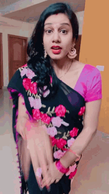 Saree Neha Yadav GIF