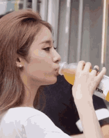 Jiyeon Drink Juice GIF - Jiyeon Drink Juice Drinking GIFs