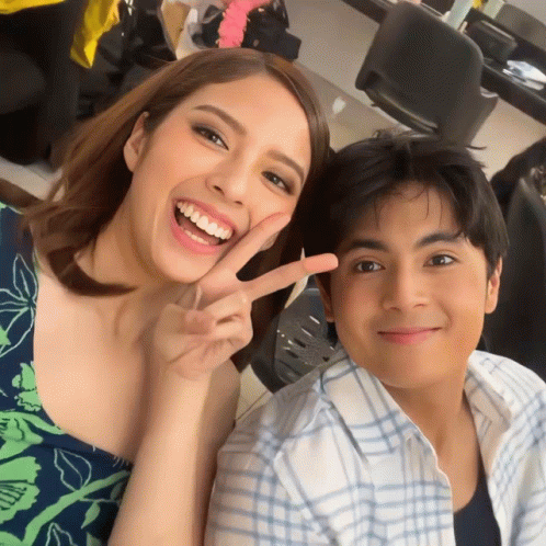 Ysaguel Ysabel Ortega GIF - Ysaguel Ysabel Ortega Miguel Tanfelix ...