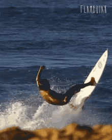 Surfista Caindo Flamboiar GIF - Surfista Caindo Flamboiar Caindo Da Prancha GIFs