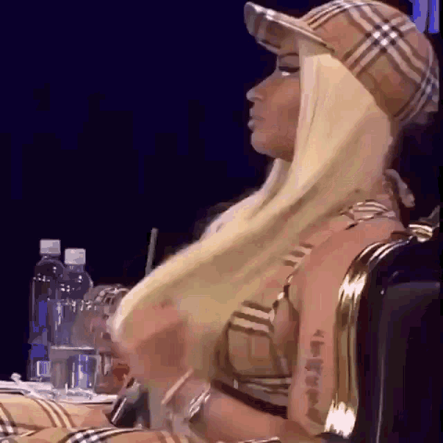 Rakeitoop Nicki Minaj GIF - Rakeitoop Nicki Minaj Lol - Discover & Share  GIFs
