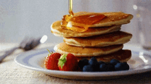 pancake honey breakfast berries food
