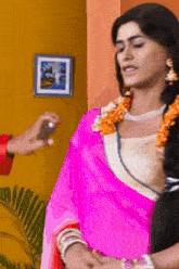 Guy In Saree Boy In Saree GIF - Guy In Saree Boy In Saree Man In Saree GIFs